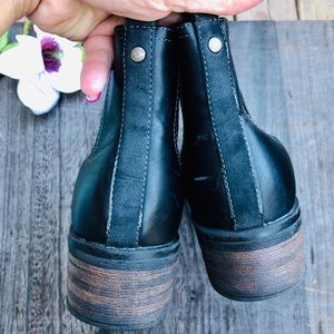 jasmine chelsea boot